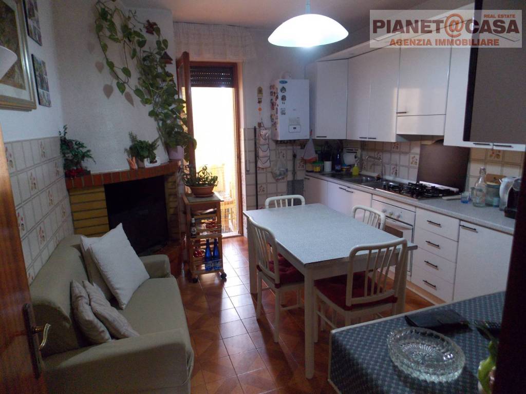 Appartamento a Appignano del tronto in Via Potenza - Foto 4