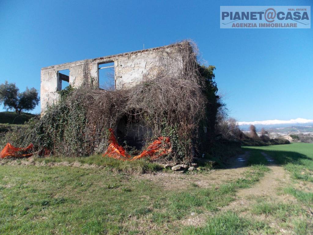 Casa indipendente a Ancarano in Contrada Tronto - Foto 2