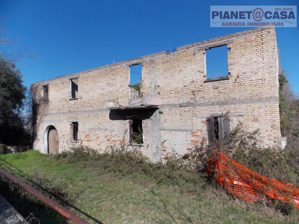 Casa indipendente a Ancarano in Contrada Tronto - Foto 3