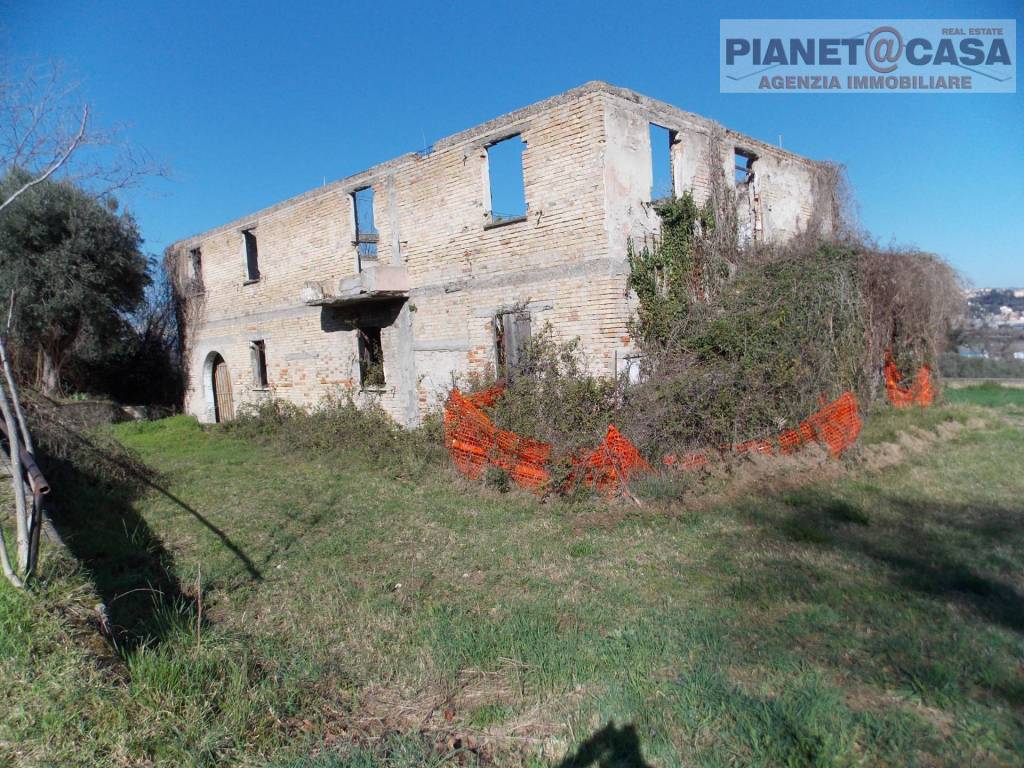 Casa indipendente a Ancarano in Contrada Tronto - Foto 4