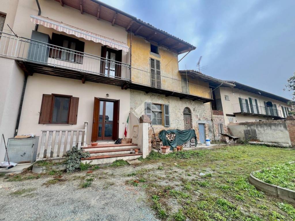 Palazzo / stabile a Montiglio monferrato in Piazza Regina Margherita, 3 - Foto 2