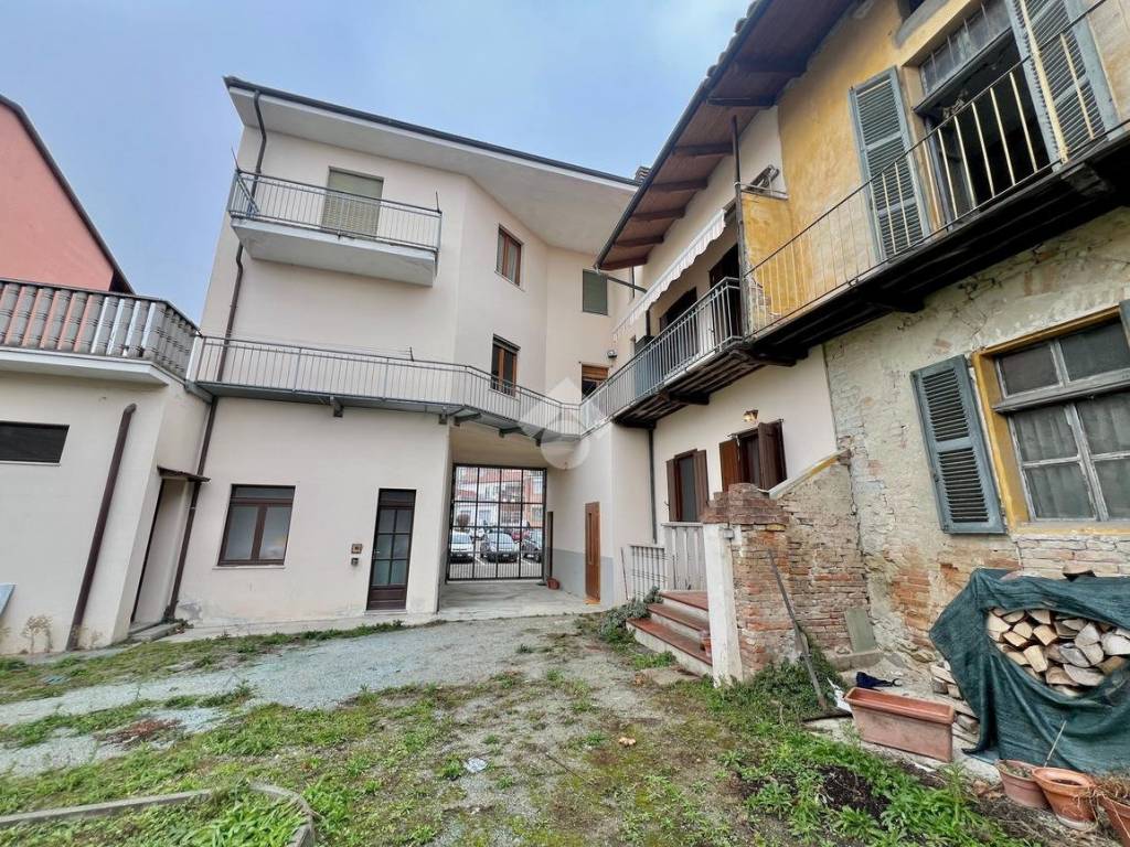 Palazzo / stabile a Montiglio monferrato in Piazza Regina Margherita, 3 - Foto 3