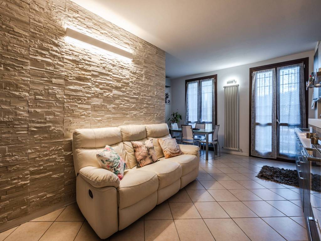 Appartamento a Cento in Via Prato Fiorito, 58 - Foto 2