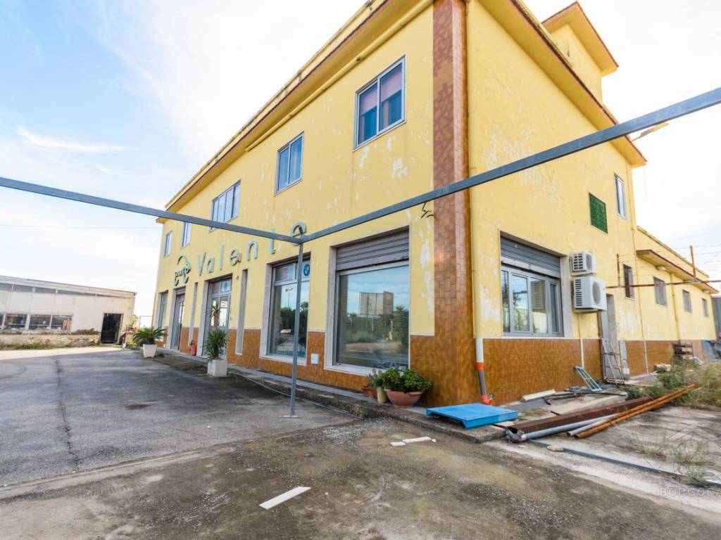 Palazzo / stabile a Manfredonia in SS89 - Foto 3