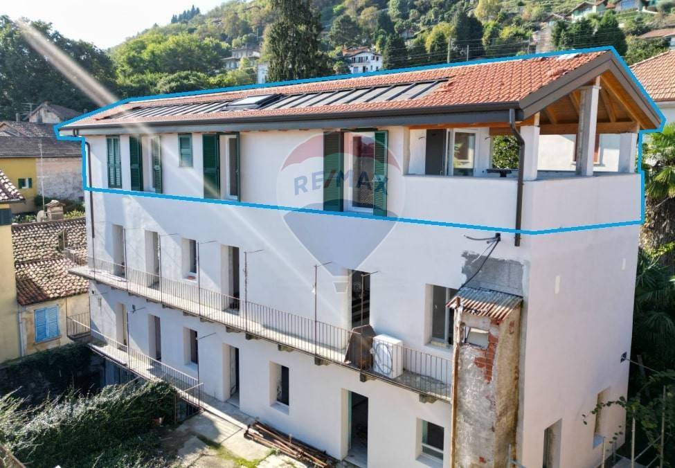 Attico / mansarda a Belgirate in Via IV Novembre, 10 - Foto 3