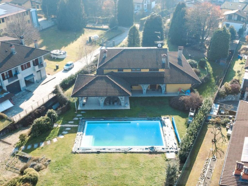 Villa a Invorio in Via Cesare Battisti 84 - Foto 2