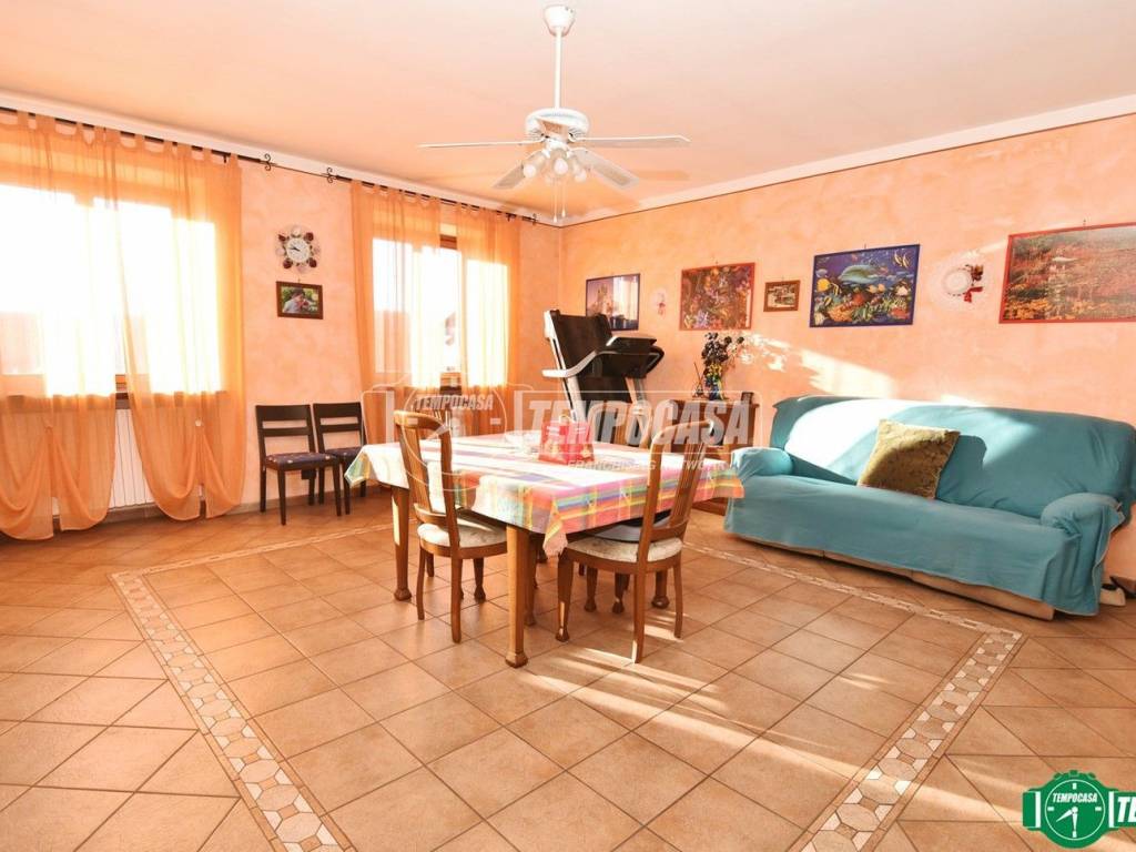 Villa a Bosconero in Via Papa Giovanni XXIII 2 - Foto 3