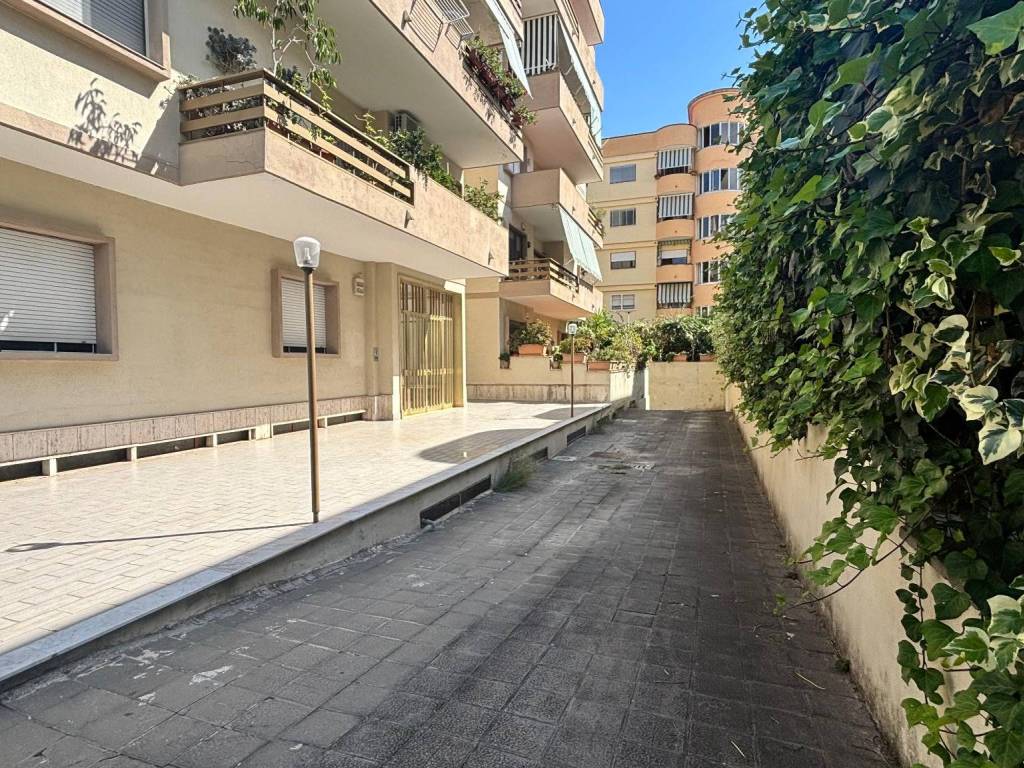 Appartamento a Caserta in Via Enrico Laracca, 10 - Foto 2