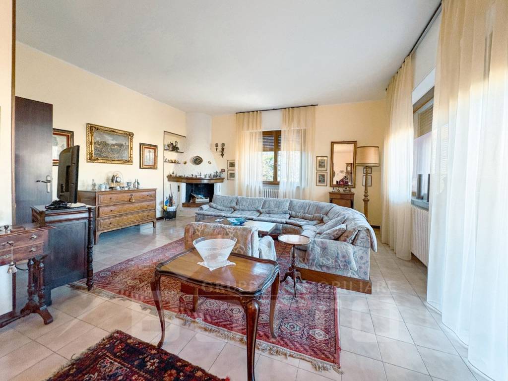 Villa a Varallo pombia in Via Stazione 69 - Foto 2