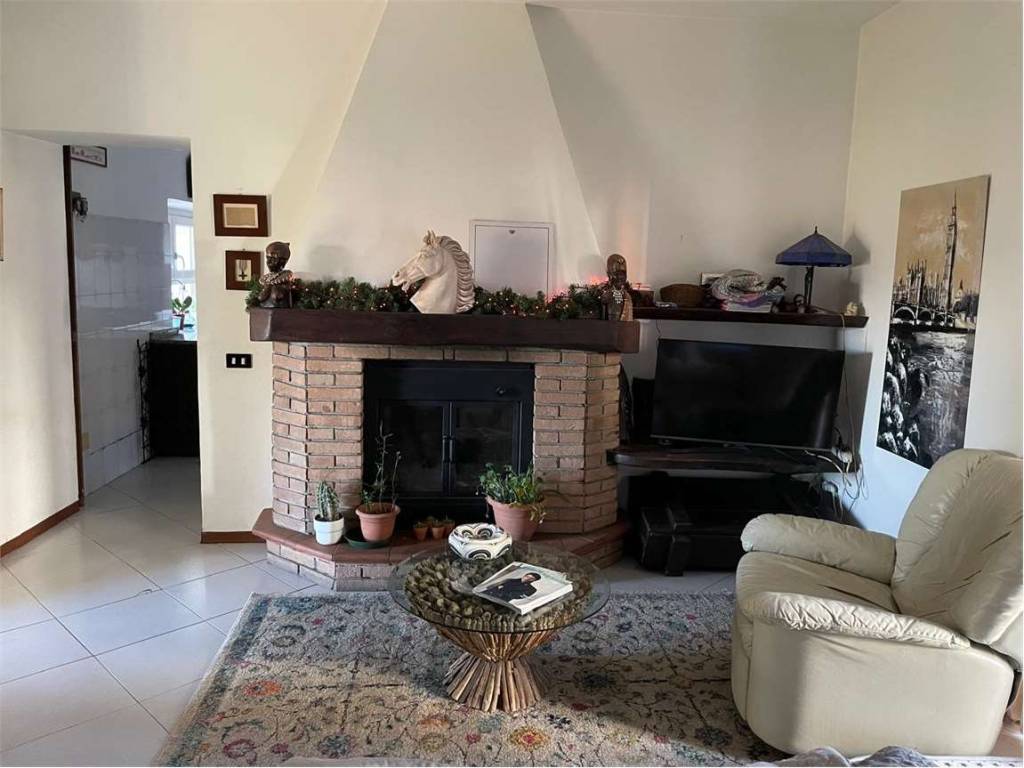 Casa indipendente a Castelletto sopra ticino in Via Delle Acacie, 18 - Foto 4