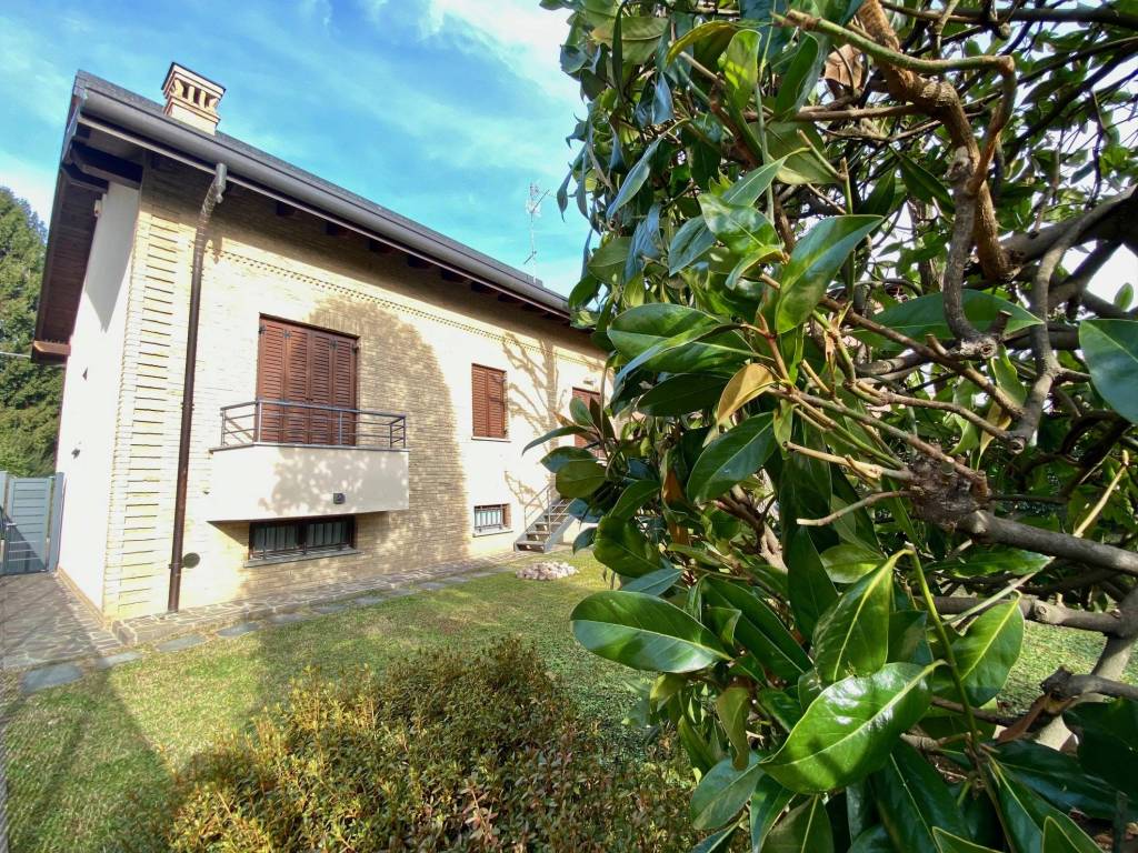 Villa a Fino mornasco in Via Grigna - Foto 2