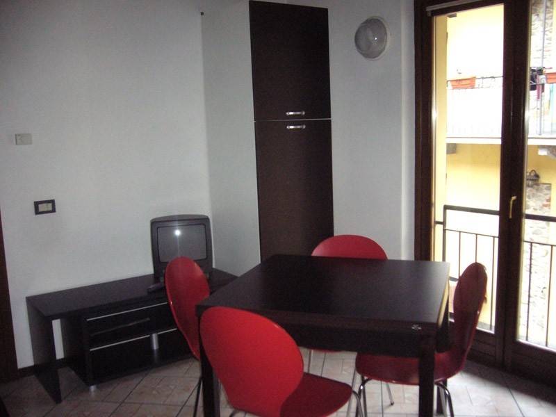 Appartamento a Vergiate in Via Felice Cavallotti, 21 - Foto 2