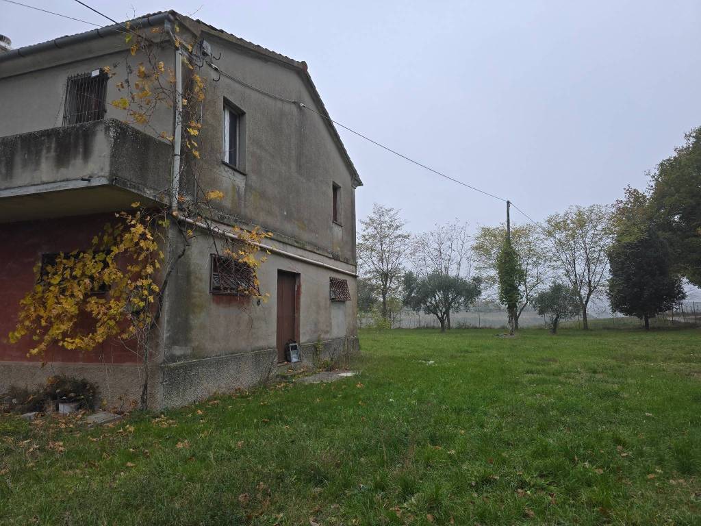 Rustico / casale a Cingoli in Via Tito Livio, 25 - Foto 2