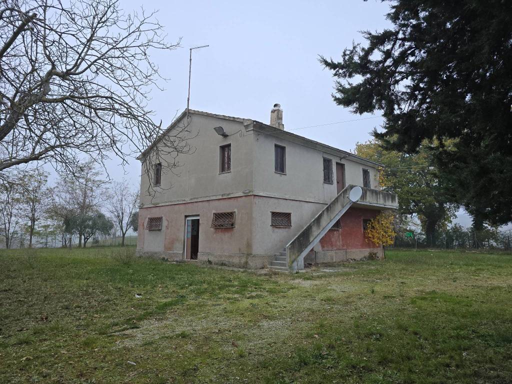 Rustico / casale a Cingoli in Via Tito Livio, 25 - Foto 3