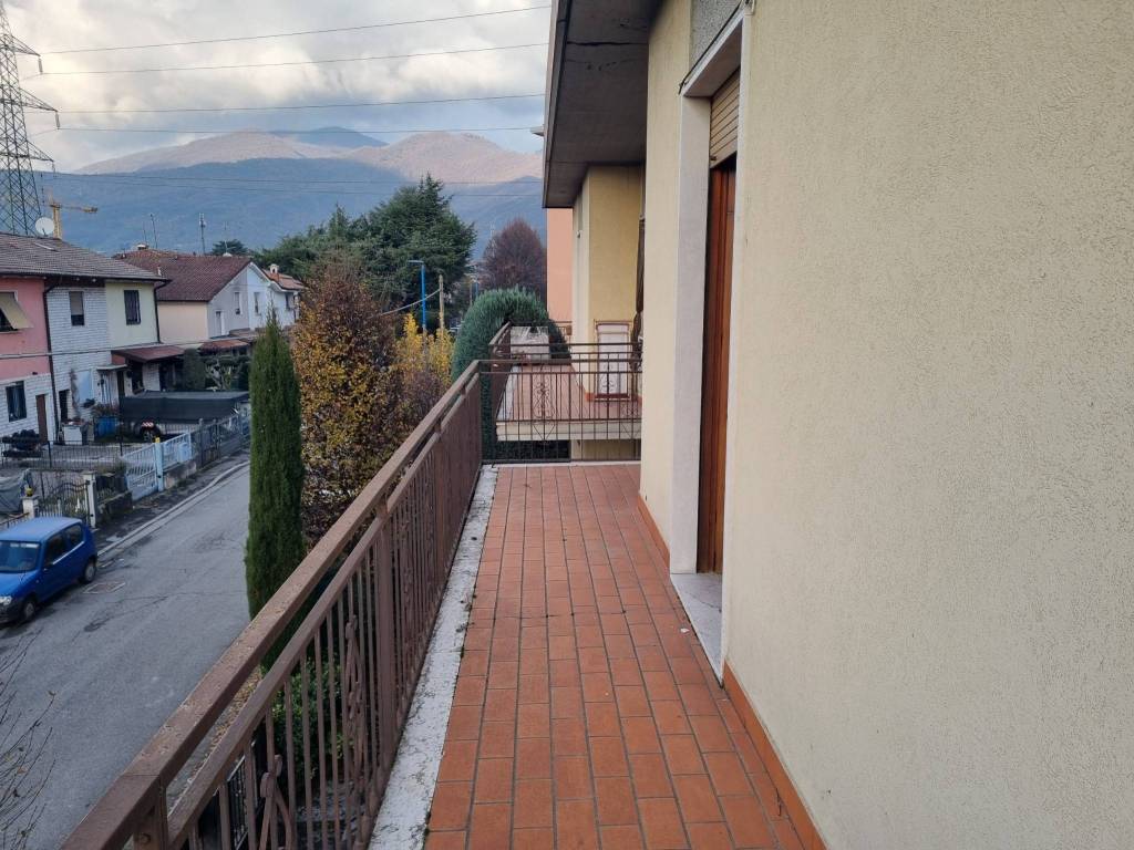 Appartamento a Brescia in Villaggio Prealpino Traversa 30, 24 - Foto 4