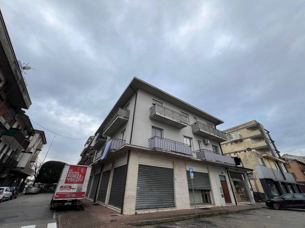 Appartamento a Montecchio maggiore in Via Gioacchino Rossini - Foto 3