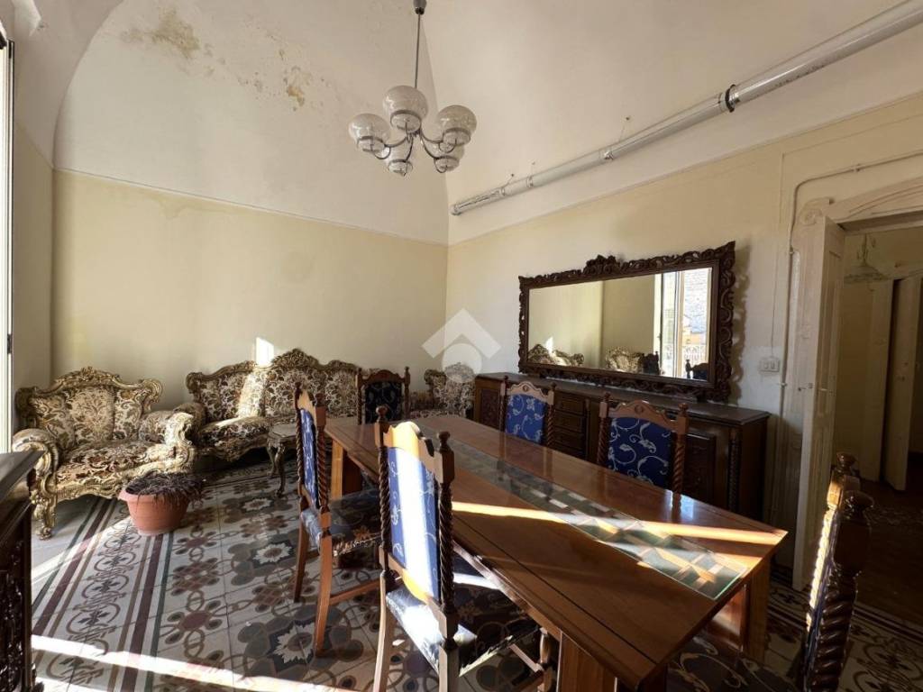 Casa indipendente a Canosa di puglia in Via Luigi Matarrese, 18 - Foto 5