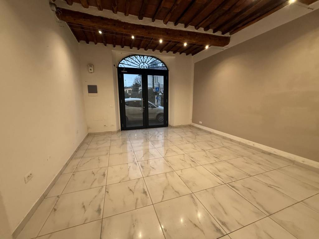 Immobile a Lucca in Viale Giacomo Puccini, 7 - Foto 4