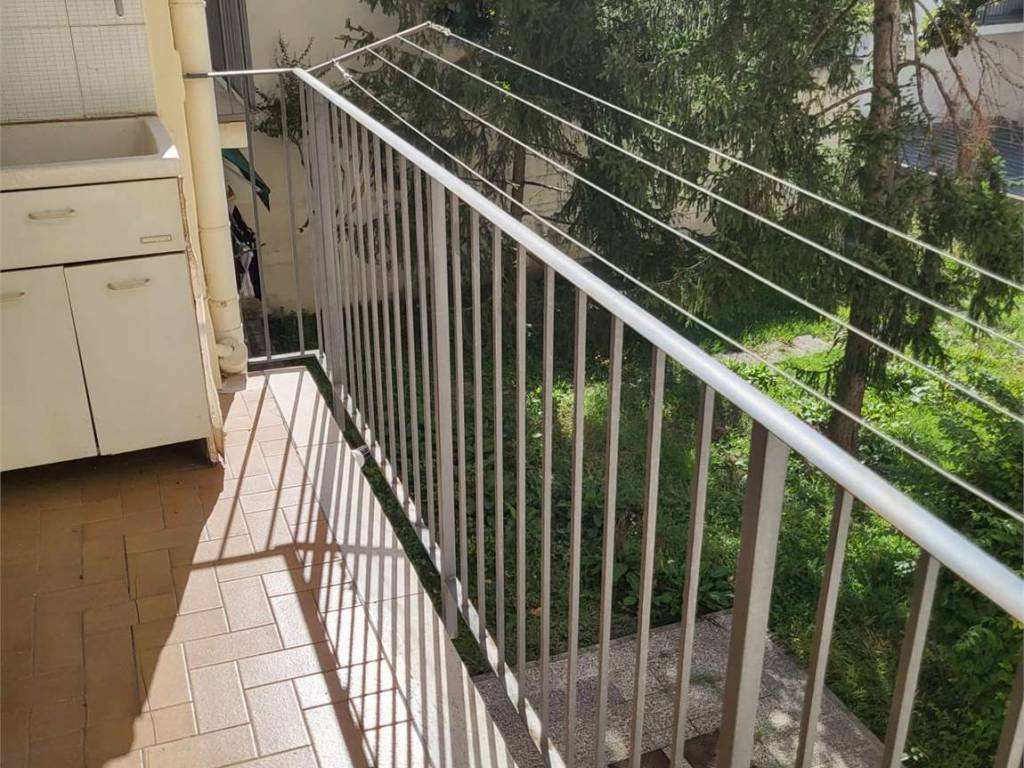 Appartamento a Prato in VIA SEM BENELLI- PRIMO PIANO CON ASCENSORE - RISCALDAMENTO AUTONOMO - Foto 3