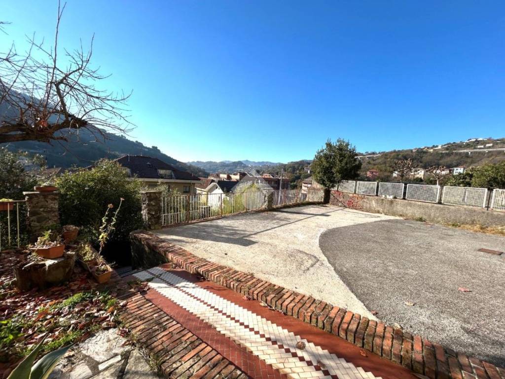 Appartamento a Serra riccò in Via Ronco Pasquale, 16 - Foto 3