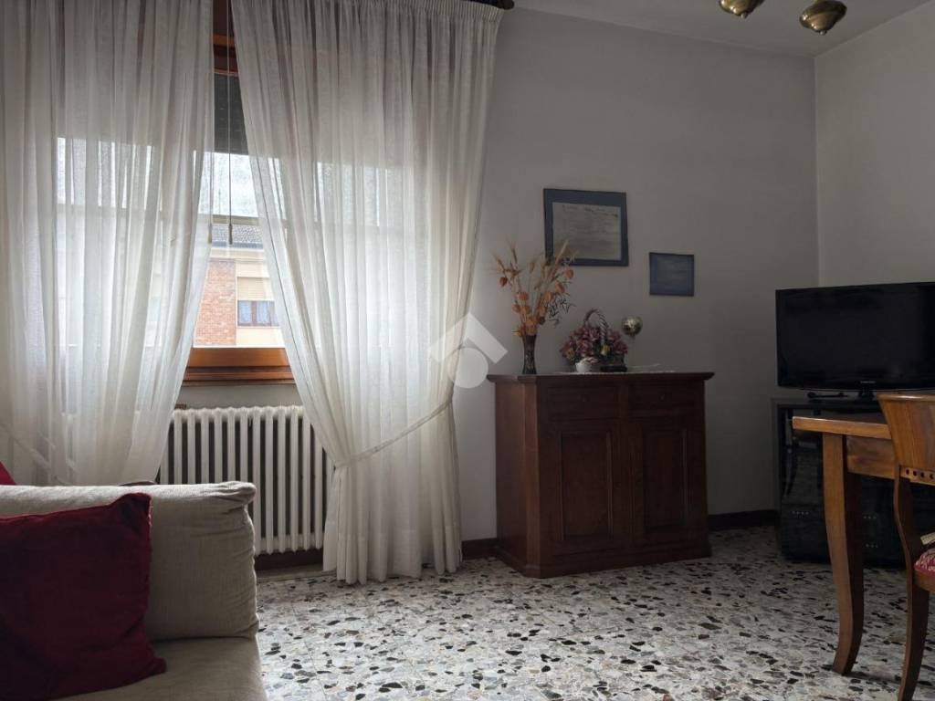 Appartamento a Ferrara in Piazza Bruno Buozzi, 33 - Foto 2