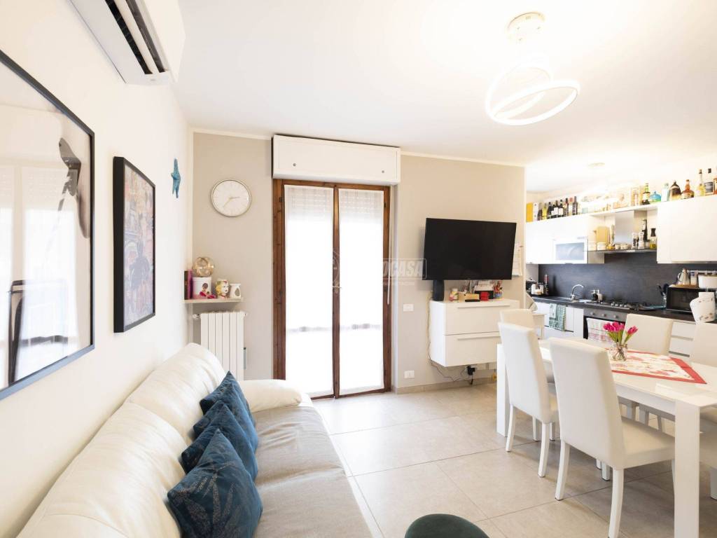 Appartamento a Novara in Viale Papa Giovanni XXIII - Foto 2