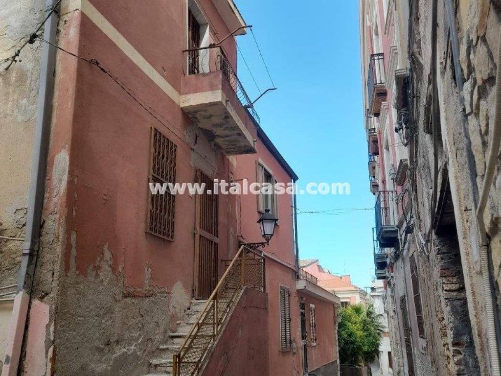 Casa indipendente a Crotone in via sezione media cavaliere - Foto 2