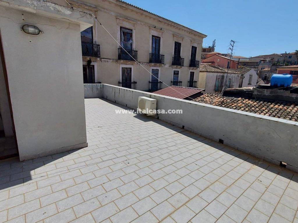 Casa indipendente a Crotone in via sezione media cavaliere - Foto 4