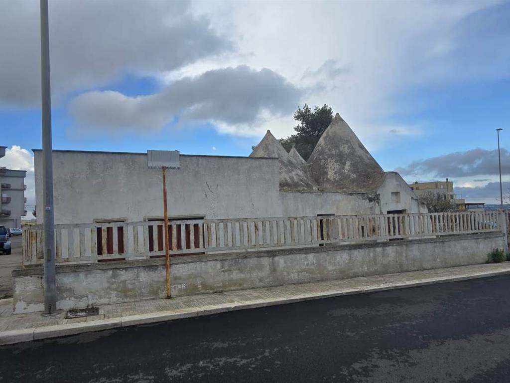 Rustico / casale a Martina franca in VIA GIUSEPPE CHIARELLI - Foto 3