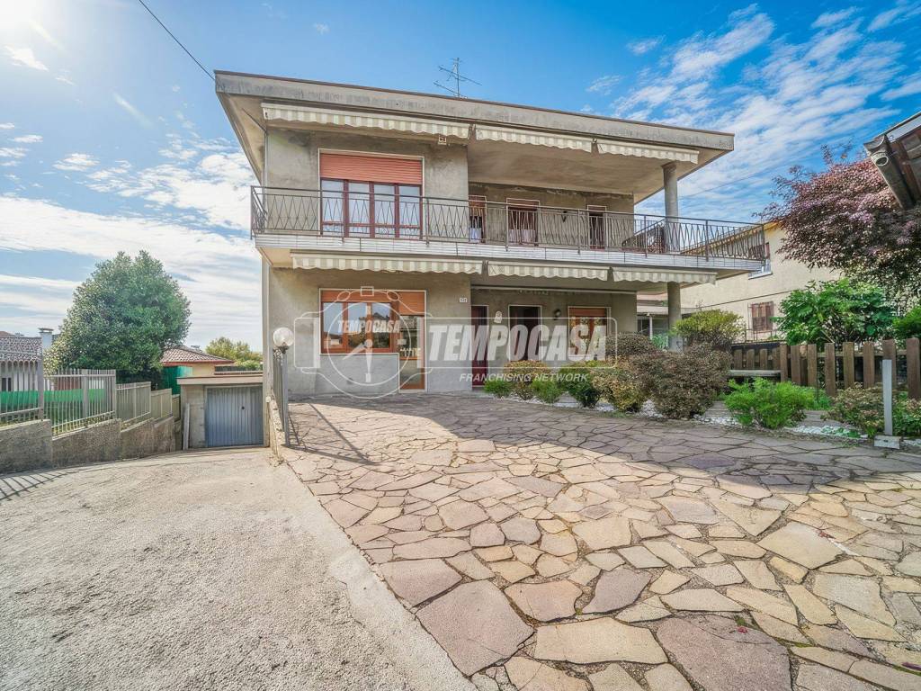 Villa a Arsago seprio in Via Coni Zugna - Foto 2