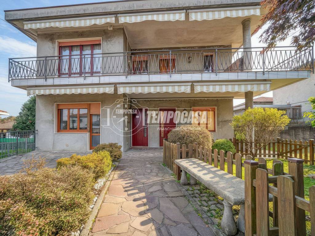 Villa a Arsago seprio in Via Coni Zugna - Foto 3