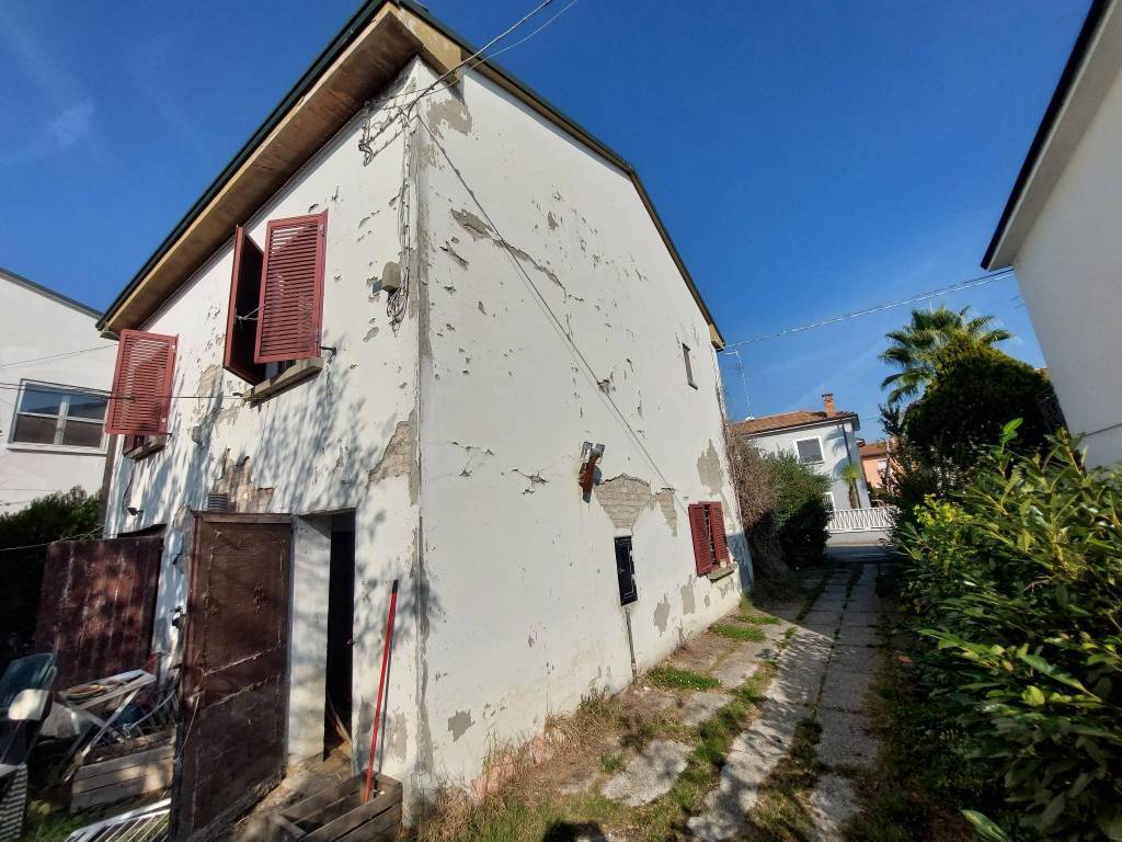 Villa a Massa lombarda in Via 11 Maggio, 19 - Foto 2