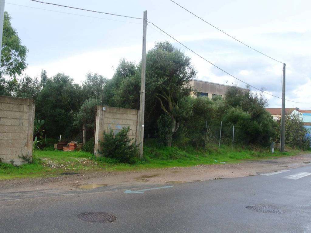 Terreno a Assemini in Via Sicilia - Foto 2