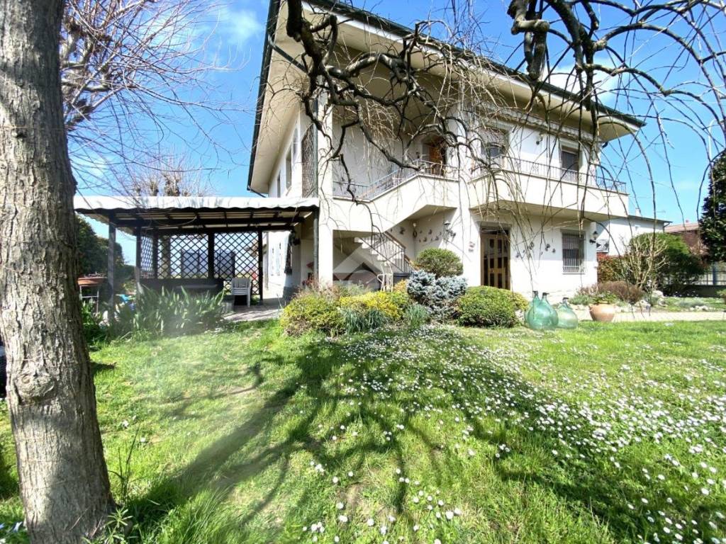 Villa a Molinella in Via P. Galiani, 11 - Foto 2