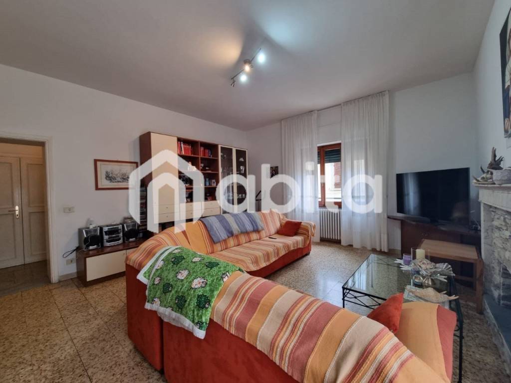 Appartamento a Castelfranco piandisco in Via Dante Alighieri - Foto 3