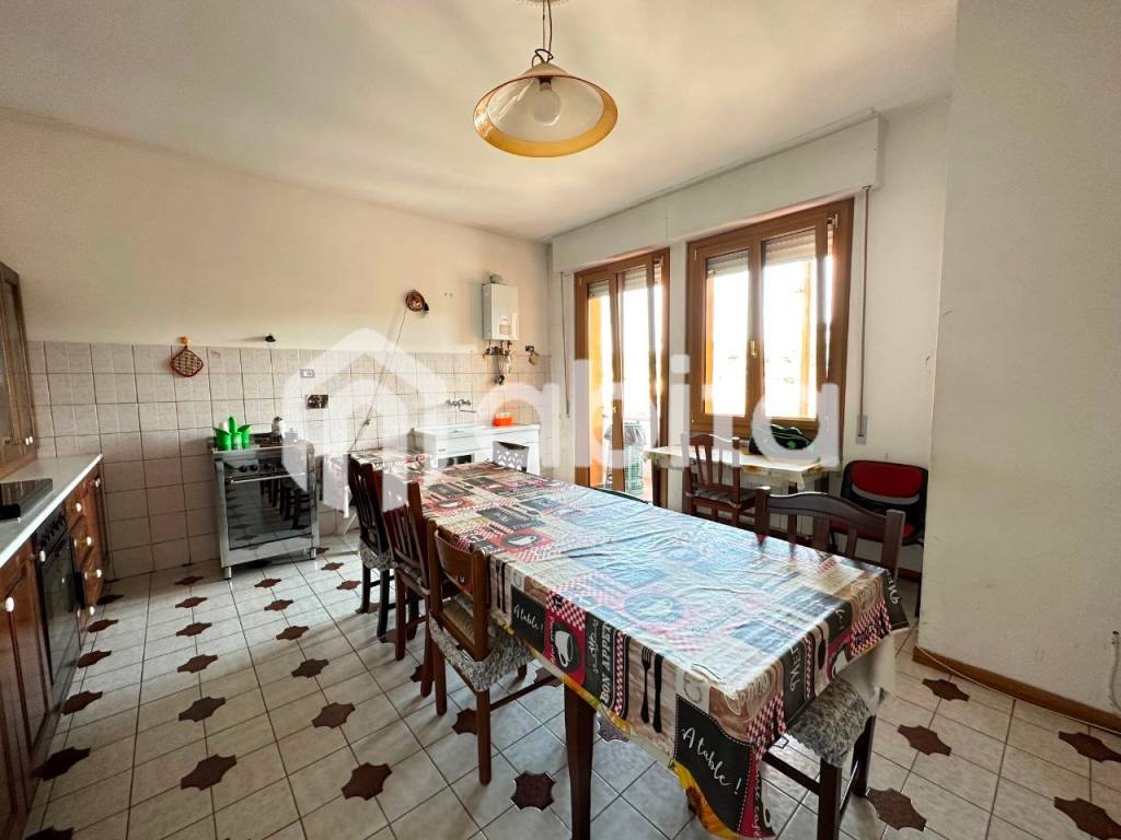 Appartamento a Cavriglia in via giuseppe di vittorio - Foto 2