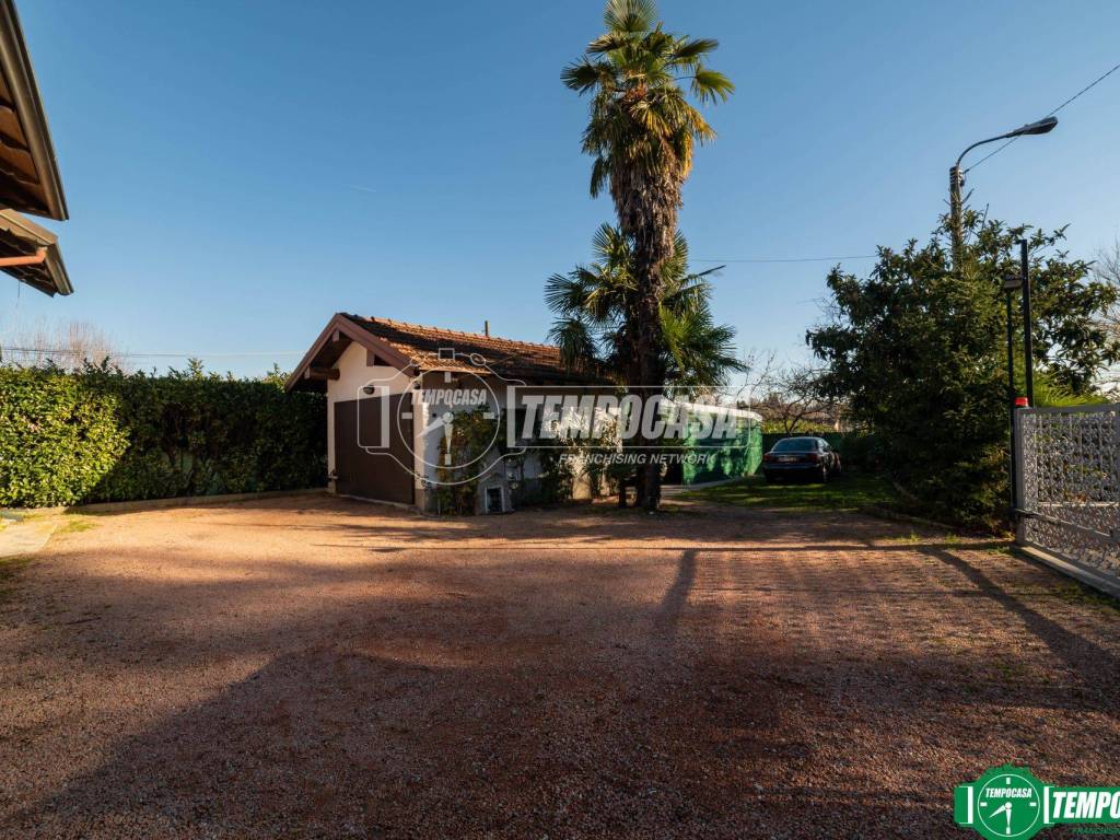 Villa a Paruzzaro in Via Oleggio Castello 17 - Foto 3