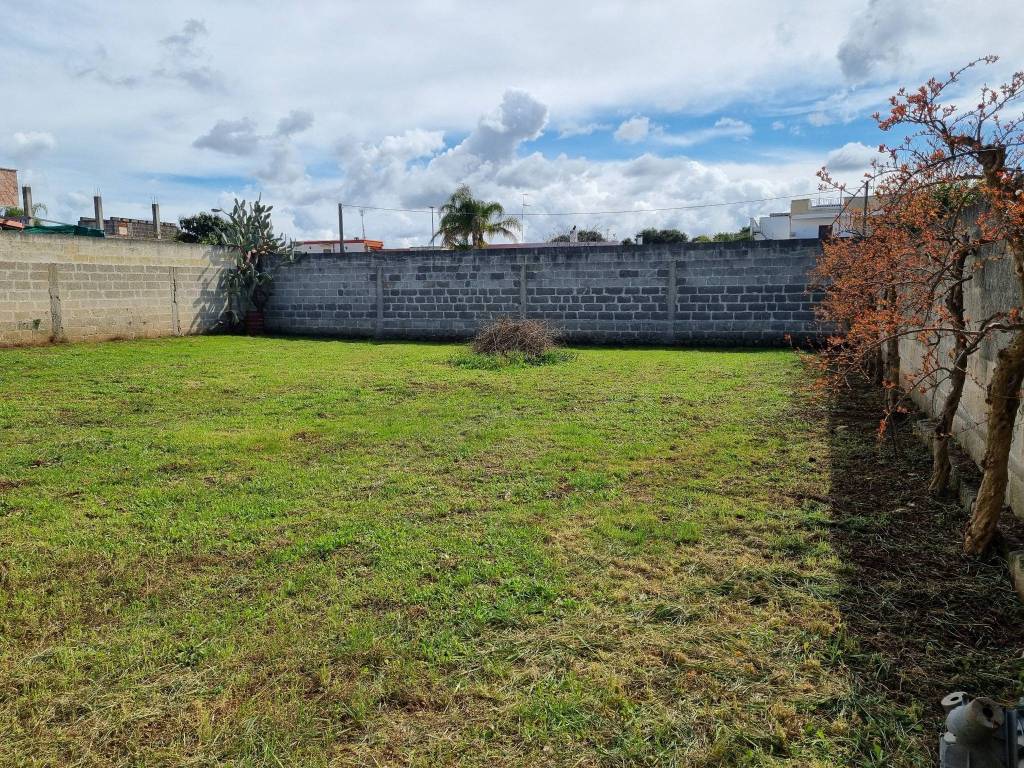 Terreno a Copertino in Via Bernardino Desa - Foto 2