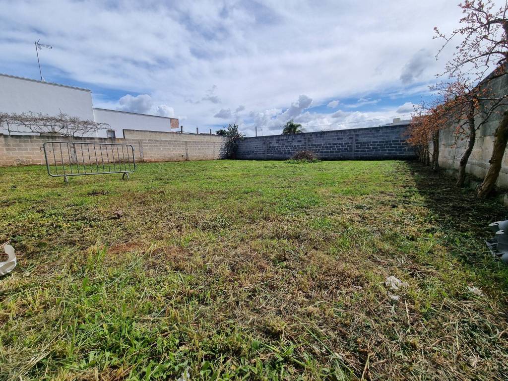 Terreno a Copertino in Via Bernardino Desa - Foto 3