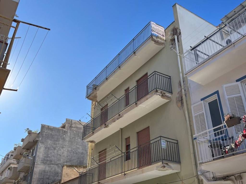 Palazzo / stabile a Balestrate in Via Guglielmo Marconi, 25 - Foto 5