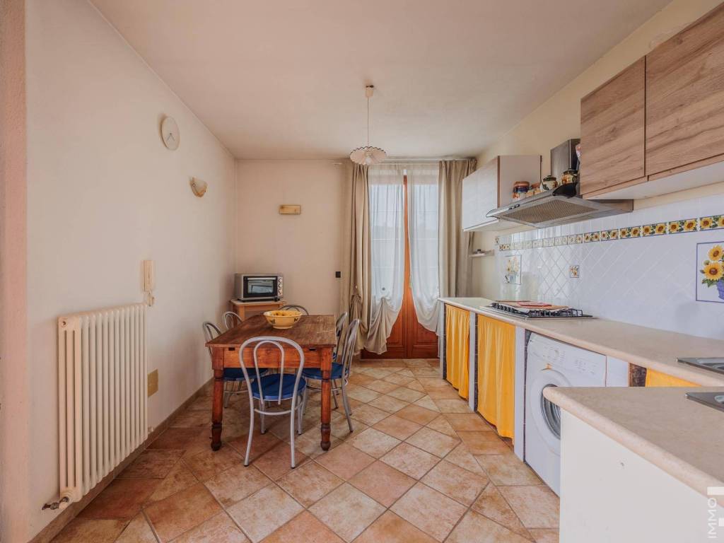 Appartamento a Buonconvento in Strada Provinciale di Murlo - Foto 4