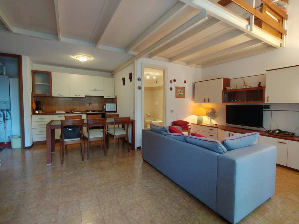 Appartamento a Ispra in Via Delle Querce, 118 - Foto 2