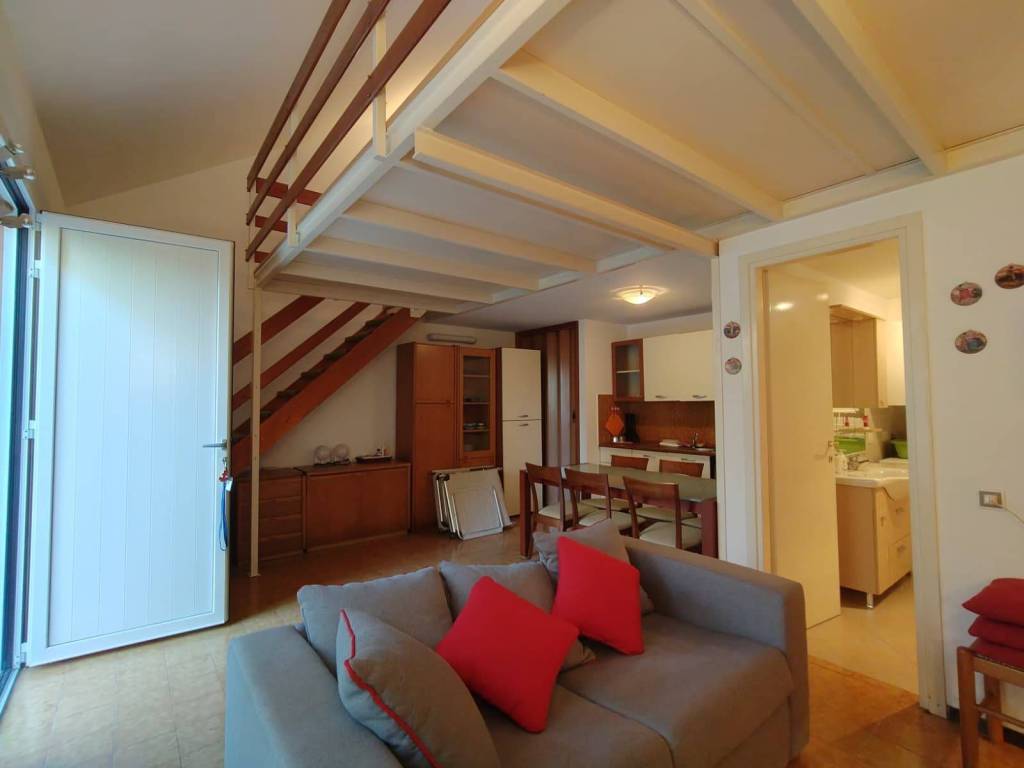 Appartamento a Ispra in Via Delle Querce, 118 - Foto 4