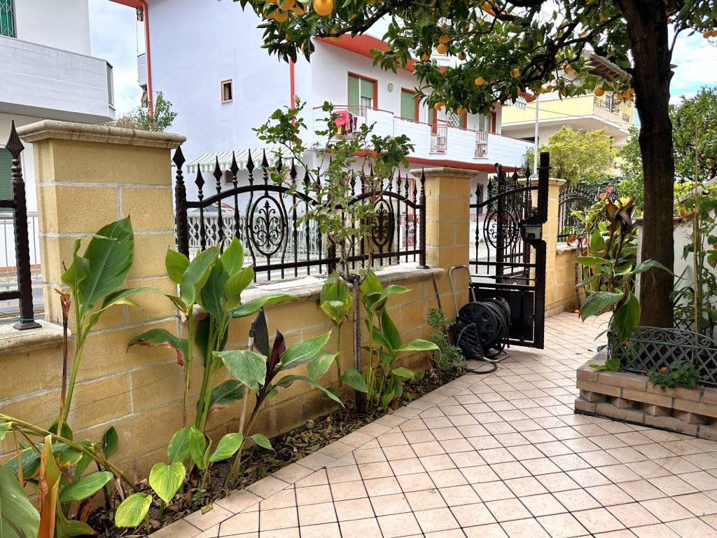 Appartamento a Alba adriatica in Via Repubblica di San Marino, 5 - Foto 3