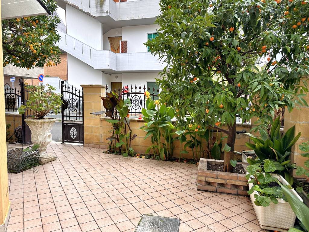 Appartamento a Alba adriatica in Via Repubblica di San Marino, 5 - Foto 4