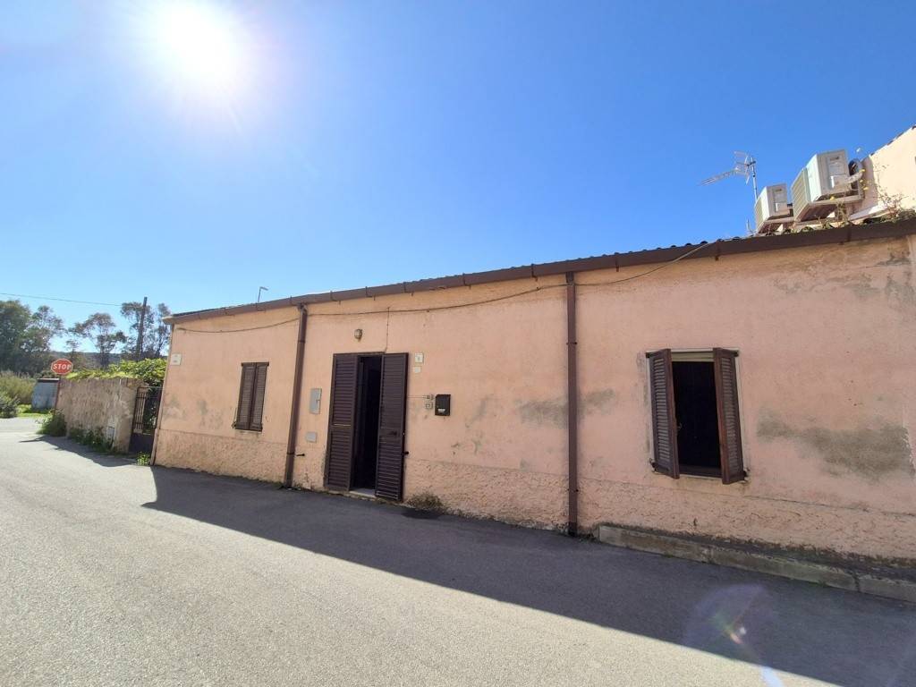 Villa a Portoscuso in Via Carbonascia - Foto 2