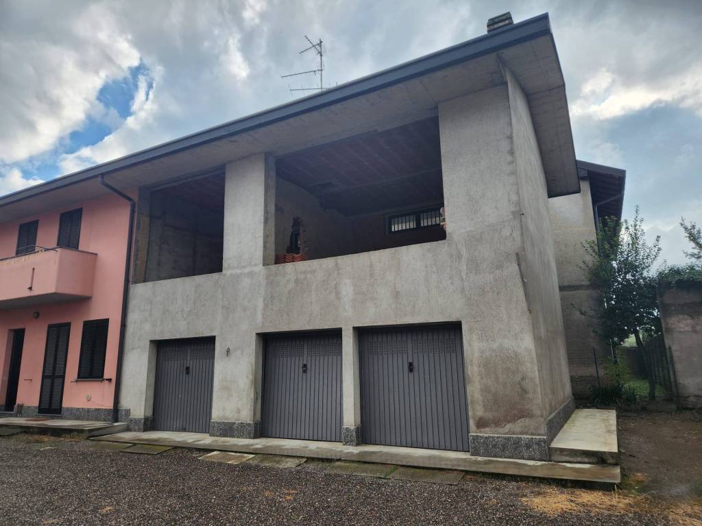 Rustico / casale a Uboldo in Via Raffaello Sanzio, 27 - Foto 4