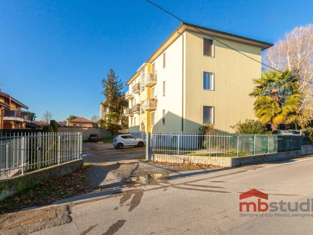Appartamento a Tradate in Via Fiume - Foto 5