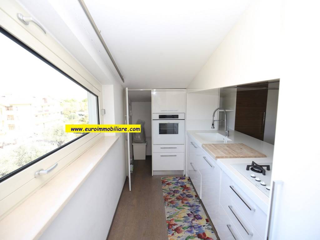 Attico / mansarda a Pineto in Via Marcello Mastroianni - Foto 5