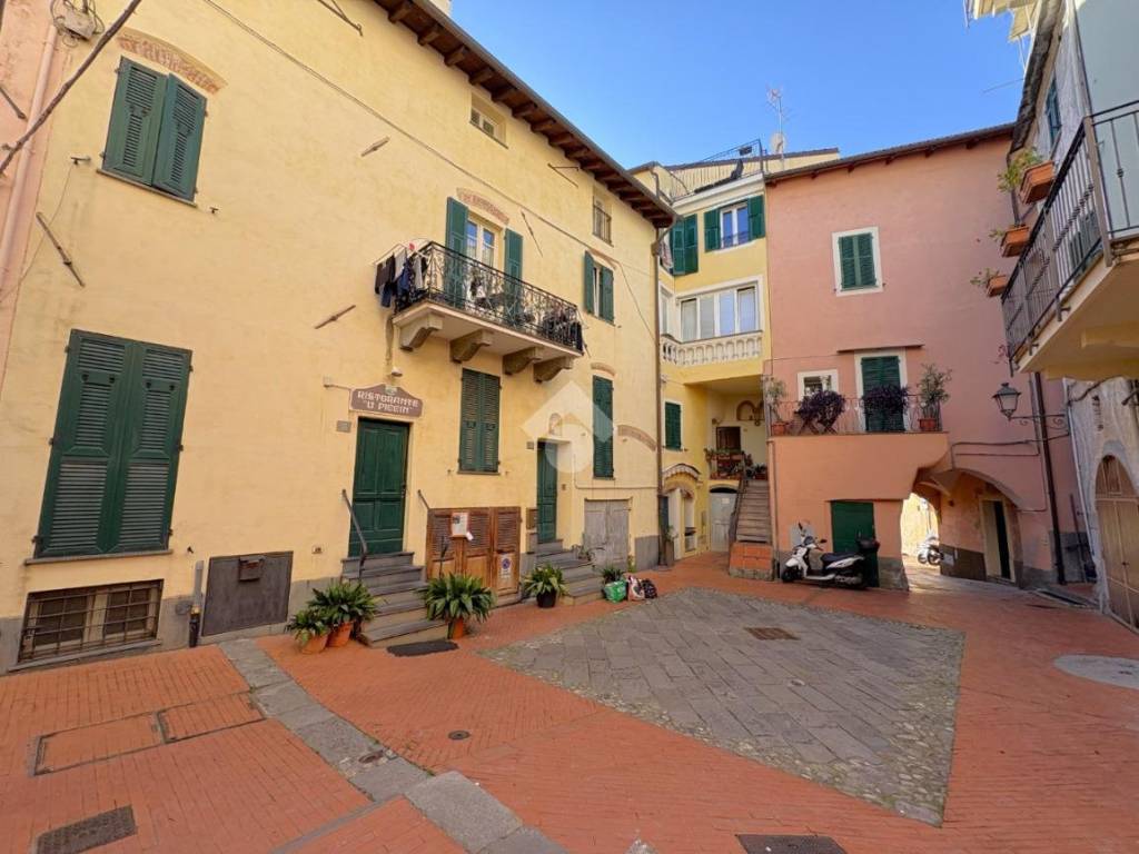 Appartamento a Loano in Via Borgo Castello, 36 - Foto 3